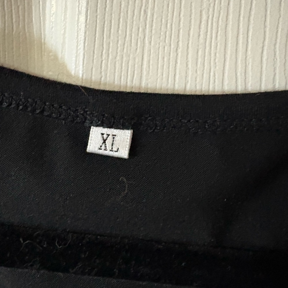Amazon Essentials Black Sleeveless Tank - Picture 2 of 2